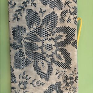 Rothy’s Jardin Essential pouch
